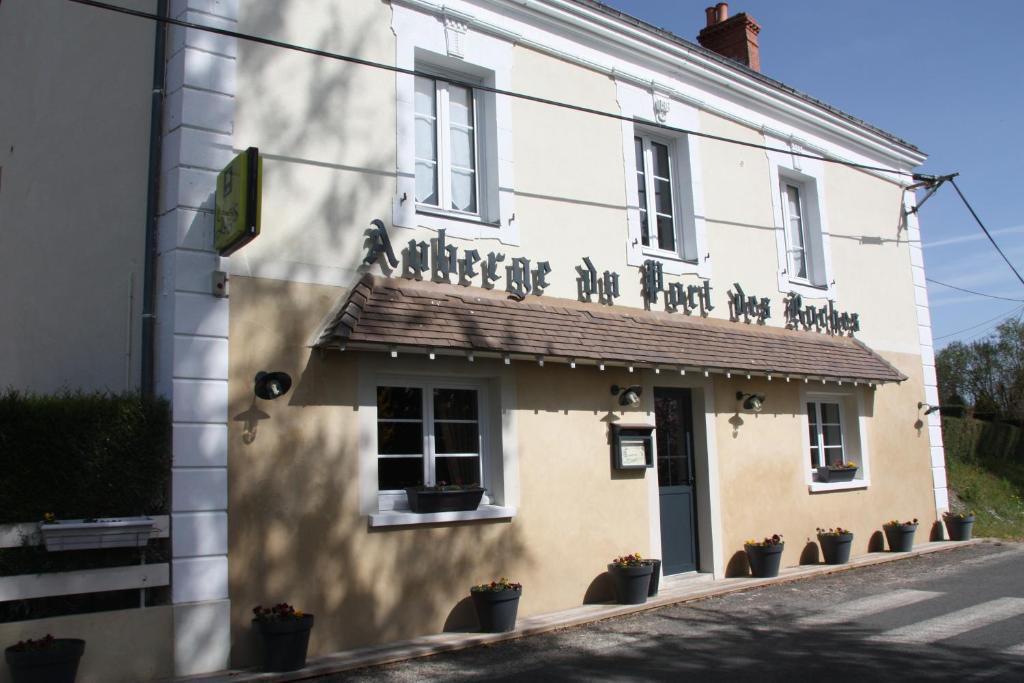Luche-Pringe L'Auberge Du Port Des Roches المظهر الخارجي الصورة